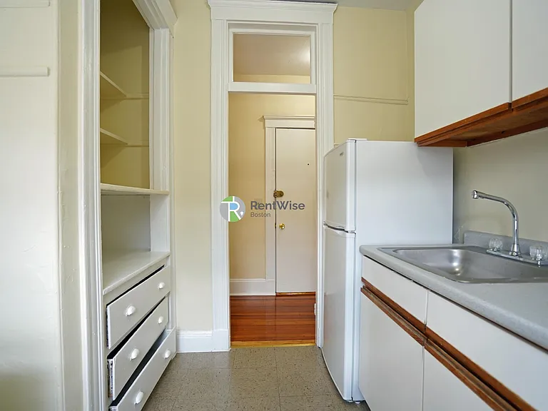 242 Kelton St #8 — Photo 9