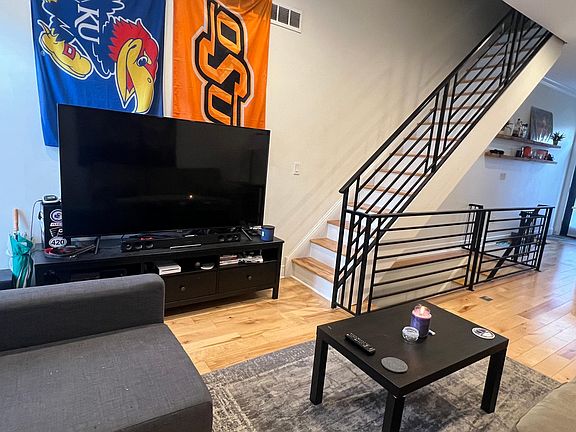 4th image of 2351 Gerritt St
