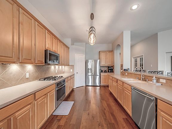3rd image of 1859 Pembrook Cir