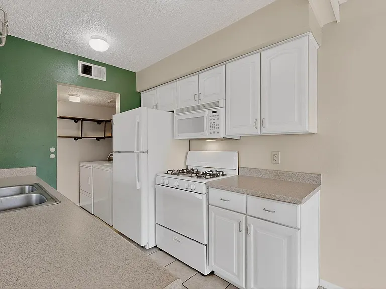 8445 Chambers Ct NE #D — Photo 20