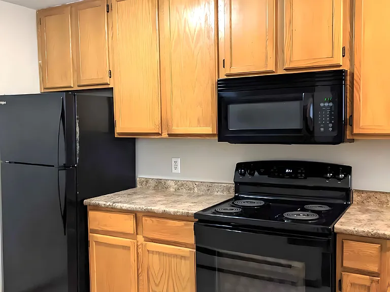 Twin Pines Apartments — Photo 43