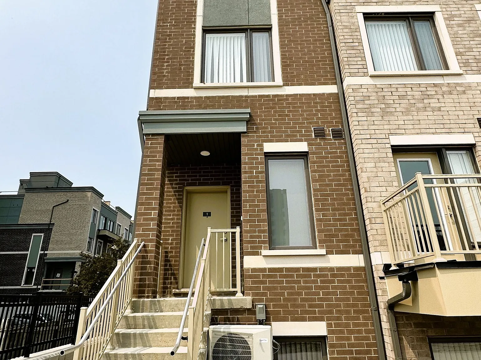 3 bed, $3,500 — Photo 1