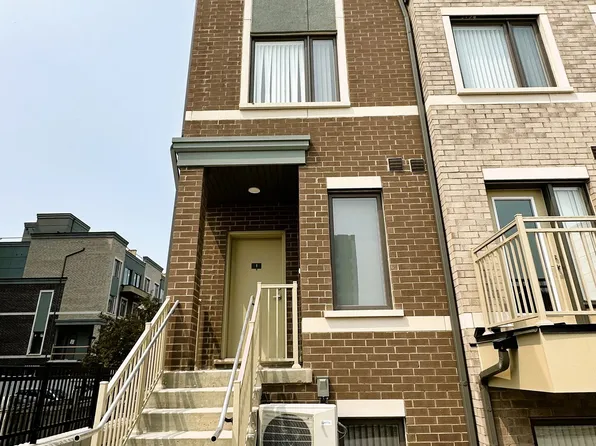 260 12th St #1, Toronto, ON M8V 3H2