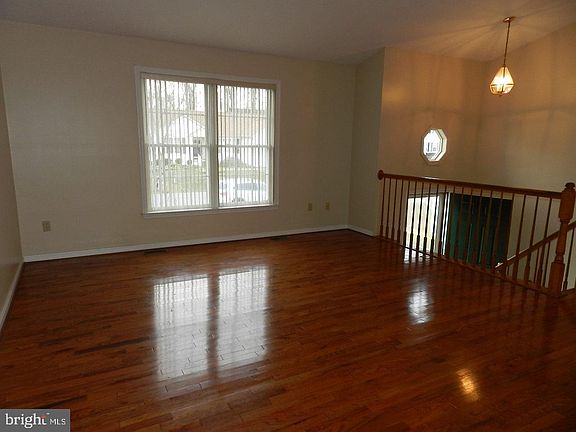 3rd image of 10105 Heriot Row Ct