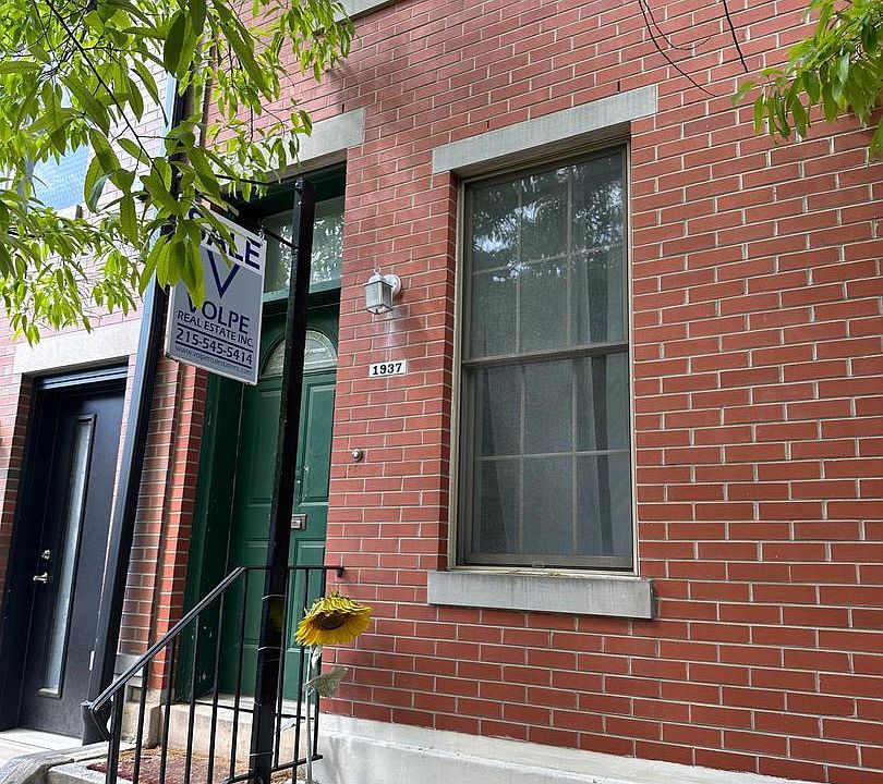 1st image of 1937 Bainbridge St