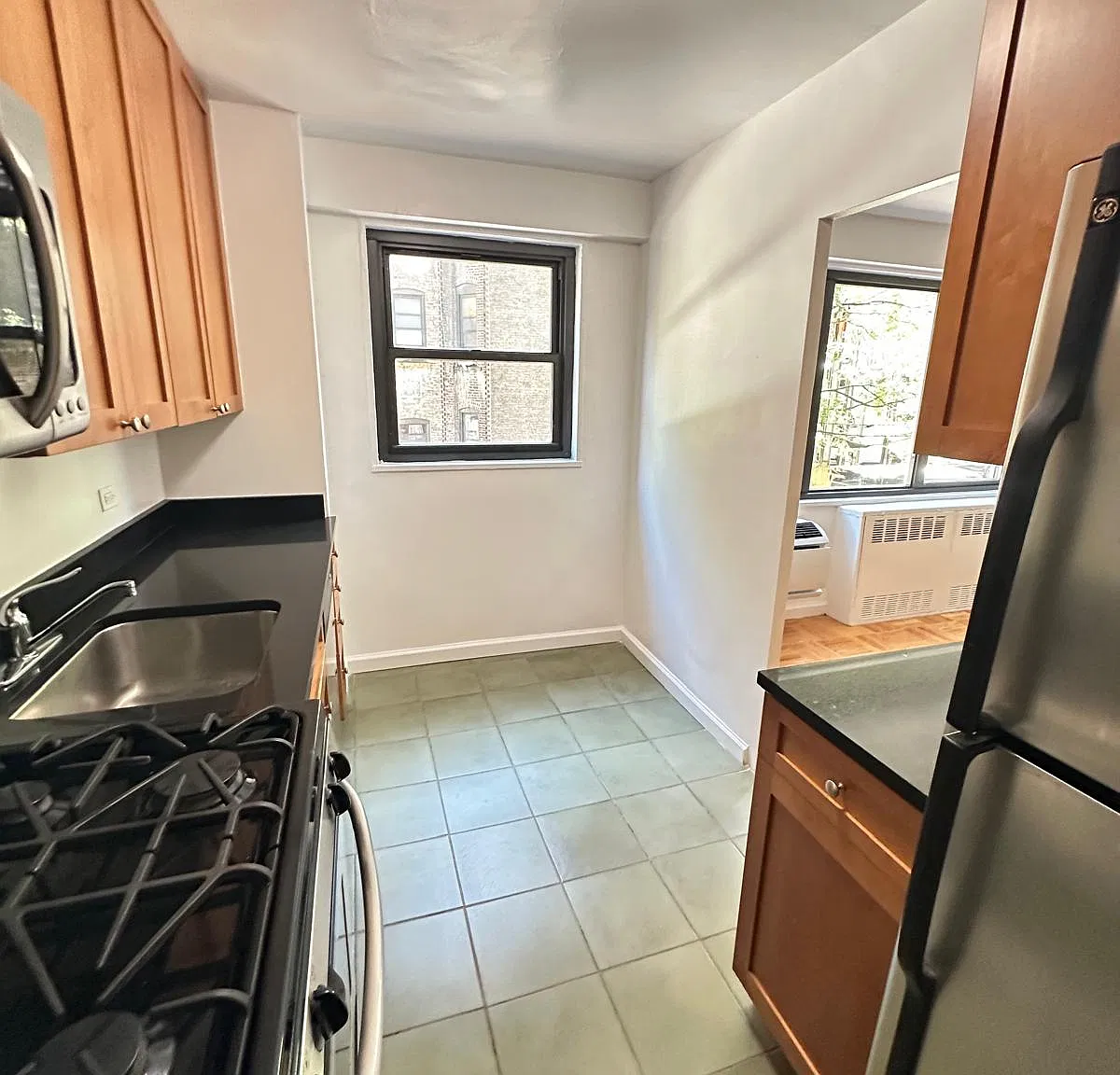 350 West 51st Street — Photo 2