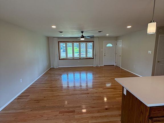 3rd image of 85 Buckthorn Dr