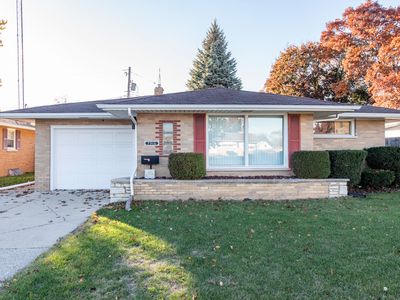 7916 22nd Ave, Kenosha, WI, 53143