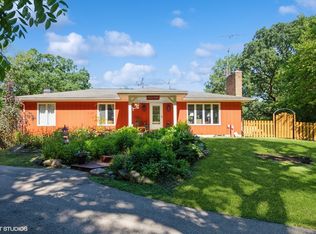 2413 Timber Trail Dr, Crystal Lake, IL 60012