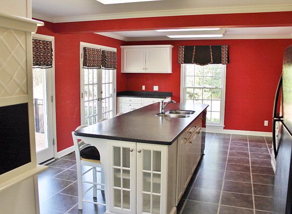 4th image of 2502 Dawn Cir
