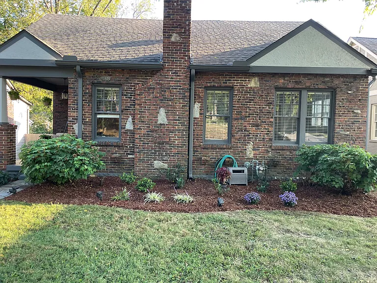 2815 W Linden Ave — Photo 1