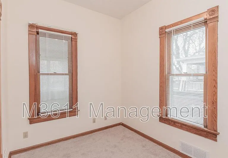 446 E St — Photo 19