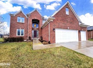 53237 Sams Ln, Chesterfield, MI