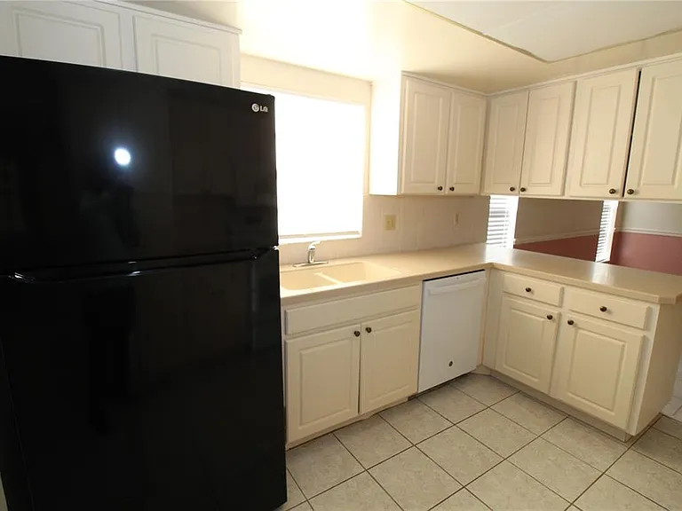 301 Bryce Ct — Photo 15