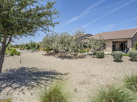 2nd image of 841 E FARMERS Lane
