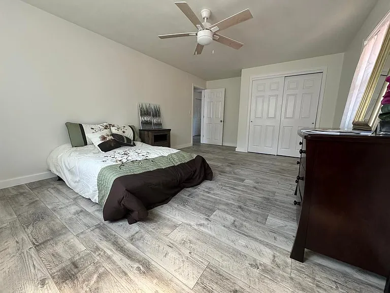 1270 Riverside Dr — Photo 9