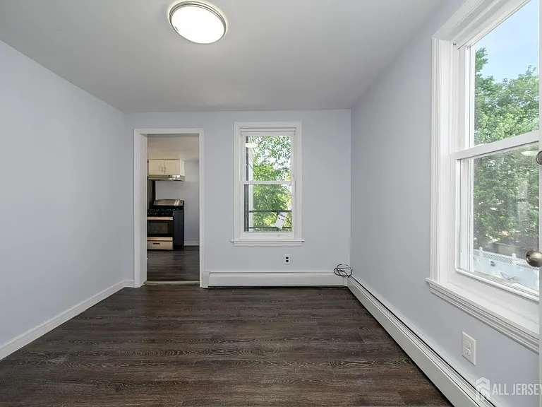 74 Albert St — Photo 3