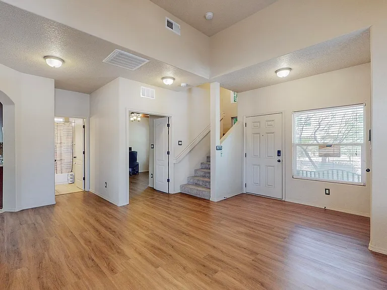5700 Strand Loop SE — Photo 6
