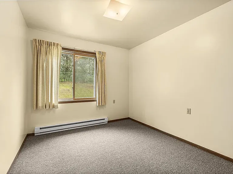2 bed, 1.5 bath, 938 sqft, $1,050 — Photo 4