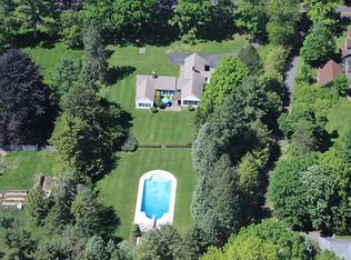 27 Peaceable St, Ridgefield, CT 06877