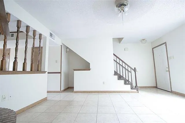 2463 Idaho Ave — Photo 4