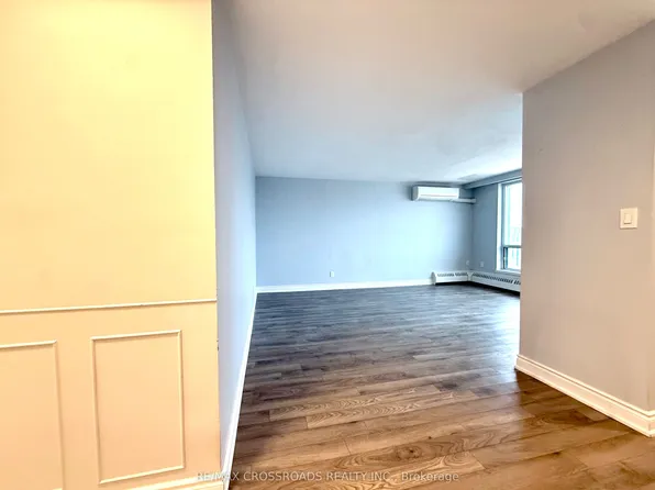 363 Lakeshore Rd E, Mississauga, ON