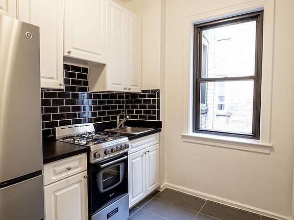 4th image of 190 Waverly Pl APT 5A