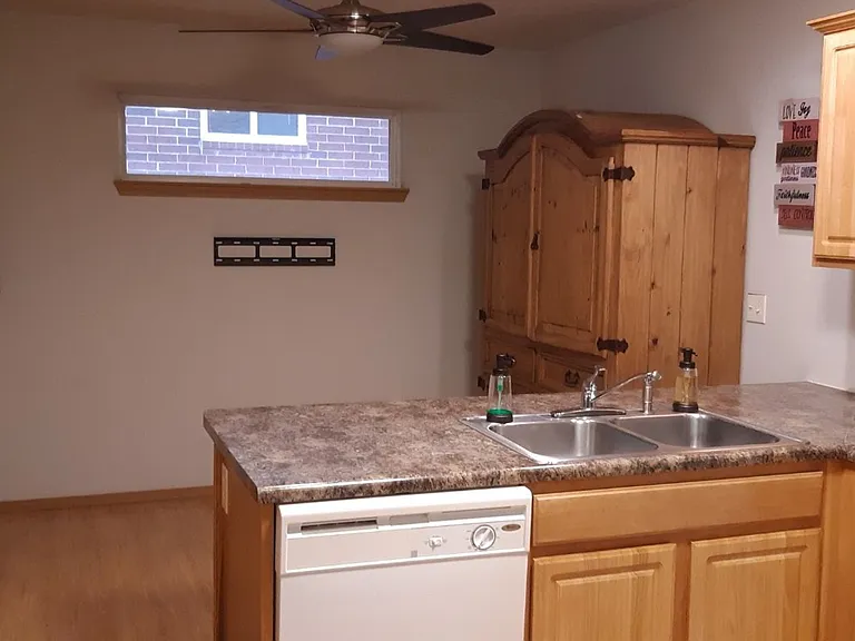 3902 S Timbercreek Ave — Photo 6