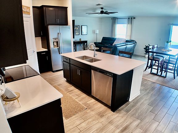 3rd image of 1806 Heart Lake Dr