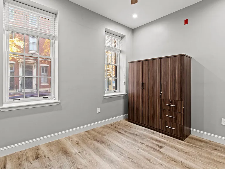 418 S 15th St #1F — Photo 11