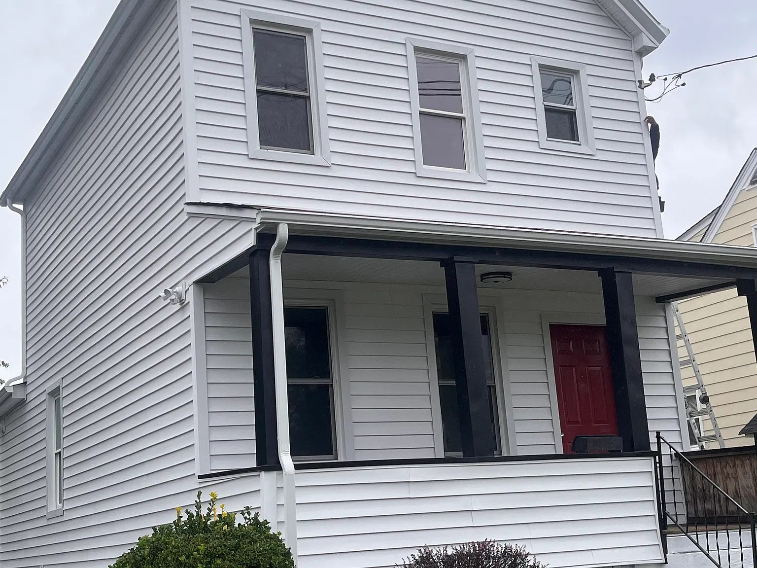 3 bed, 1900 sqft, $5,400 — Photo 2
