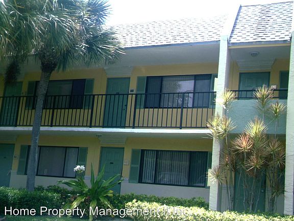 2nd image of 1623 Meadows Cir W