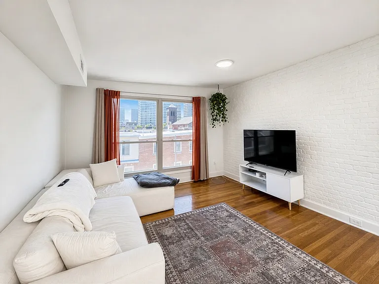 1934 Green St #3 — Photo 38