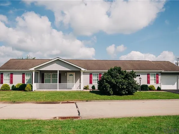 540 Chicory Ln, Mount Pleasant, PA 15666