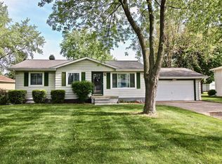 6097 E Maple Ave, Grand Blanc, MI 48439