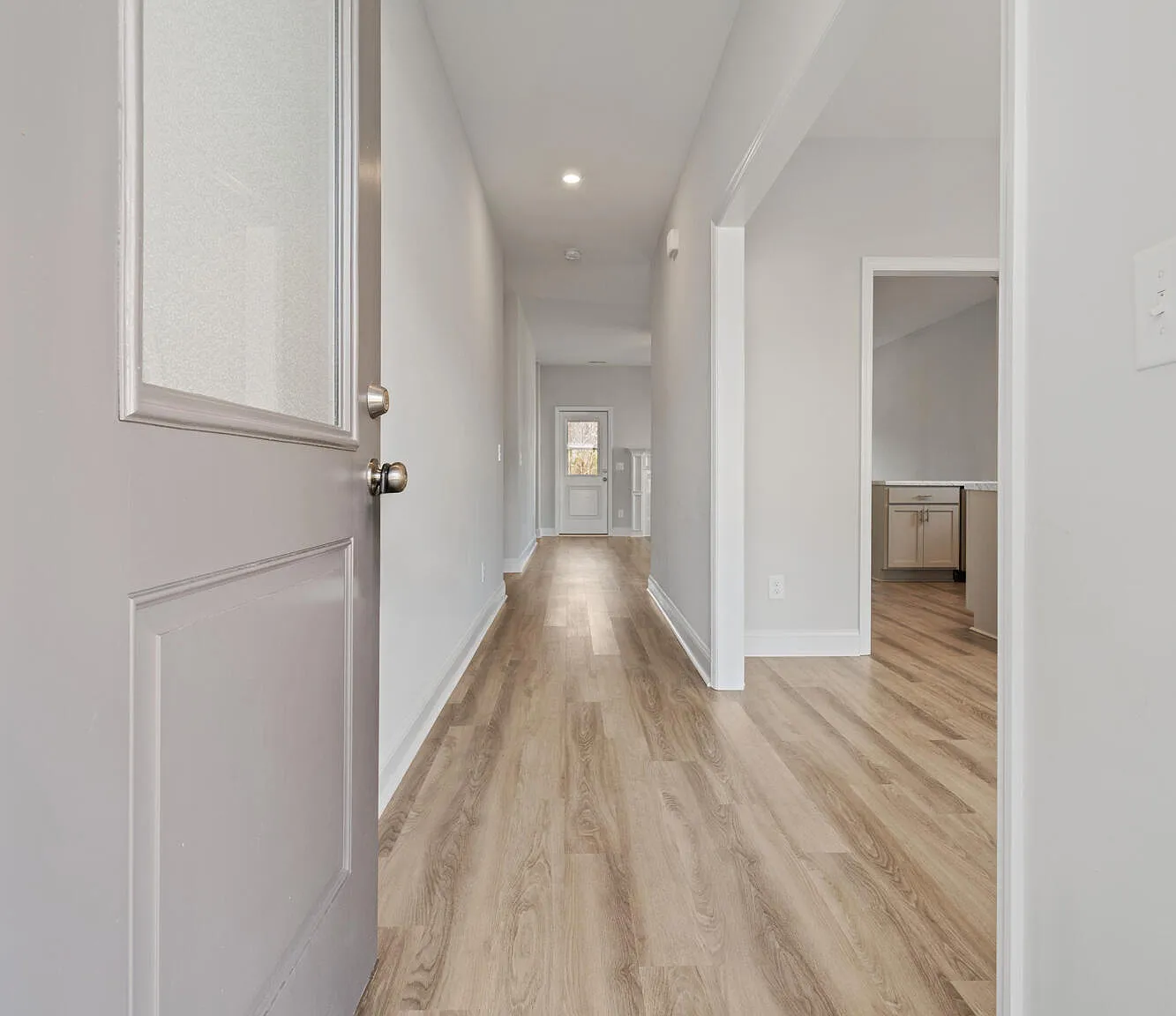 3 bed, 2.0 bath, 1452 sqft, $1,795 — Photo 2