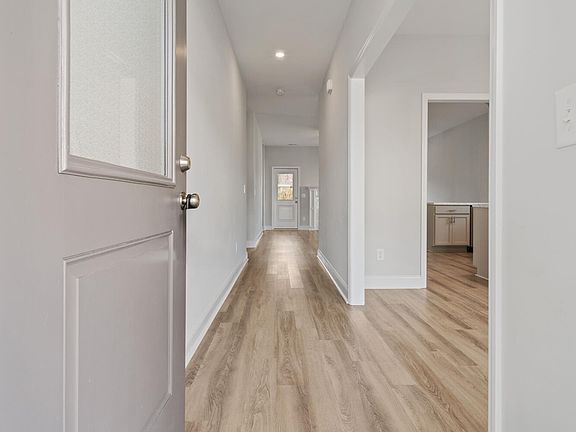 2nd image of 125 Pembury Way