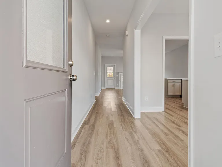 125 Pembury Way — Photo 2