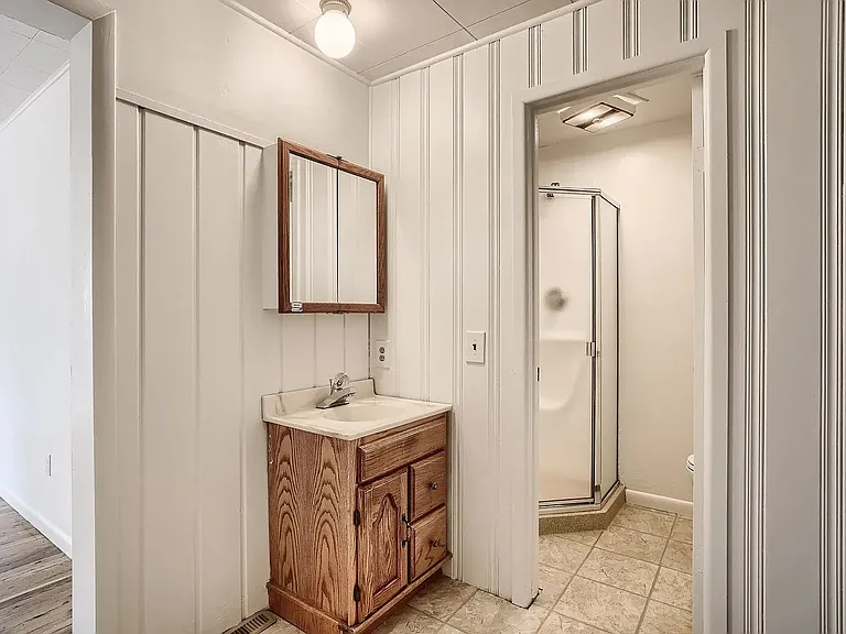 2135 Norwood Ave — Photo 22