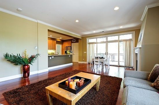 2nd image of 1056 W Lawrence Ave APT 3C