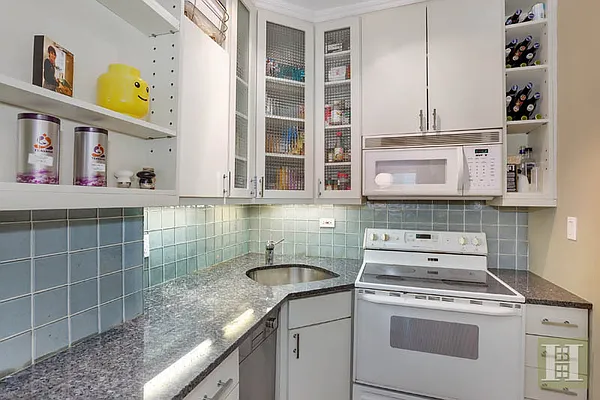 Sold by Halstead Real Estate | media 15