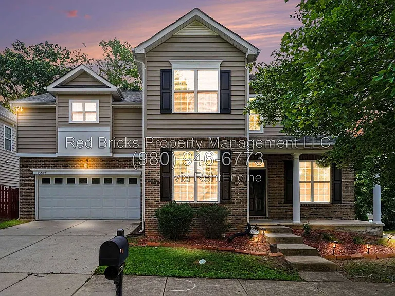 13502 Delstone Dr — Photo 2