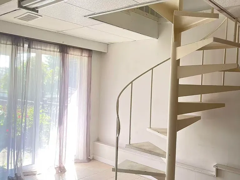 100 Sea Ave — Photo 5