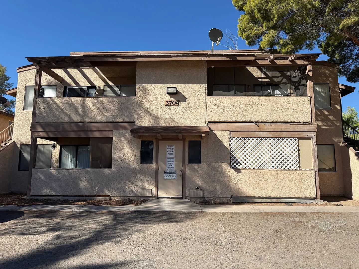 3704 Scuba Circ. — Photo 1