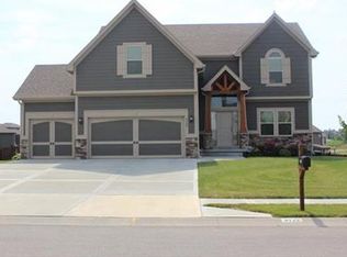 9727 N Elm Ave, Kansas City, MO 64157