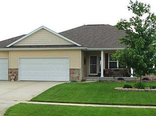 1585 Timber Wolf Dr, North Liberty, IA 52317