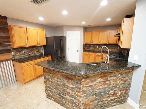 3rd image of 113 Rona Ln