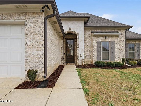 4th image of 606 Conti Dr