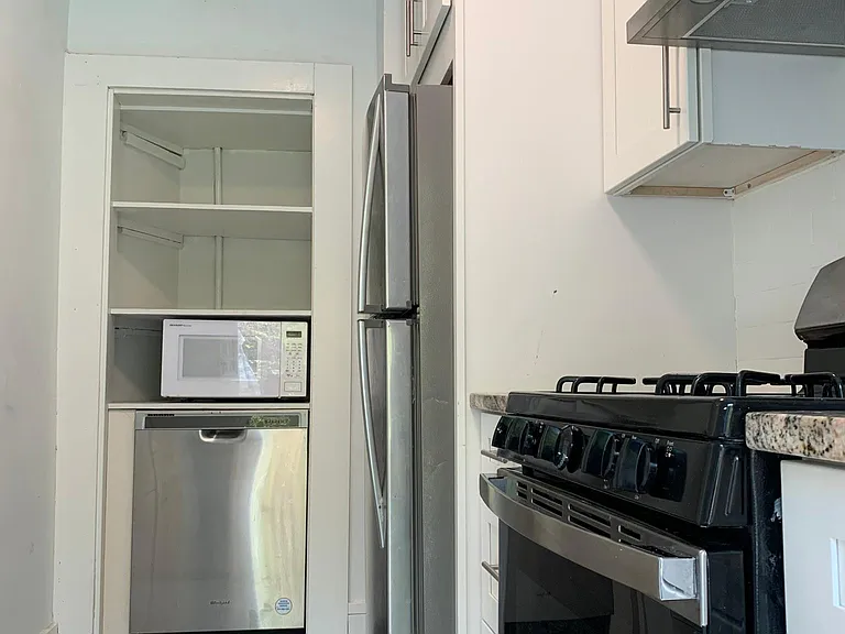 139 Boyd Ave #1F — Photo 7