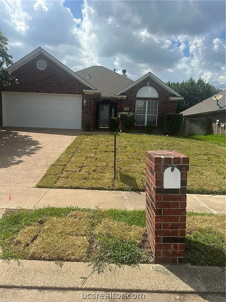 3 bed, 1507 sqft, $2,000 — Photo 1